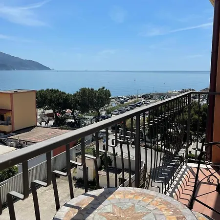 בית הארחה La Casa Sul Mare - Monterosso - Cinque Terre מונטרוסו אל מארה